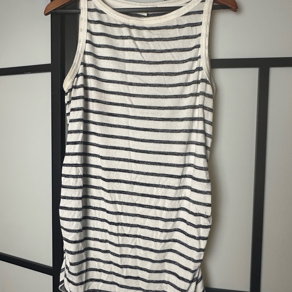 Maternity Top Bundle (2) GAP and Motherhood Maternity